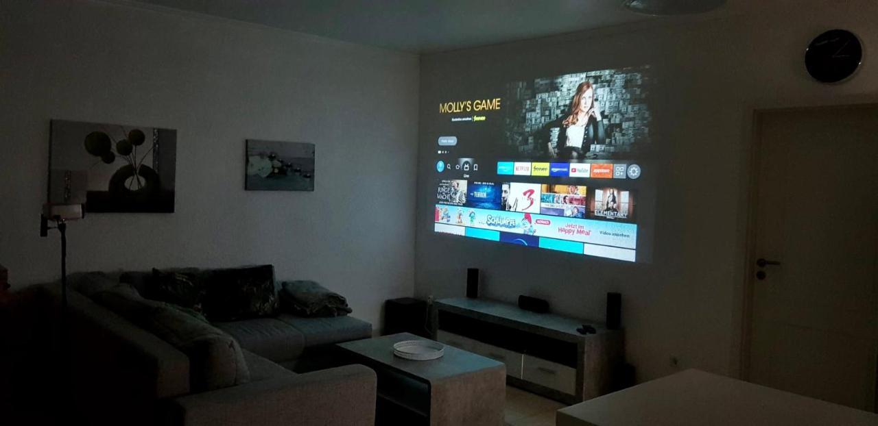 Easystay#4 Home Cinema Ferienwohnung In Kliniknaehe Mit Balkon, Boxspringbett & Netflix Бад-Ейнгаузен Екстер'єр фото