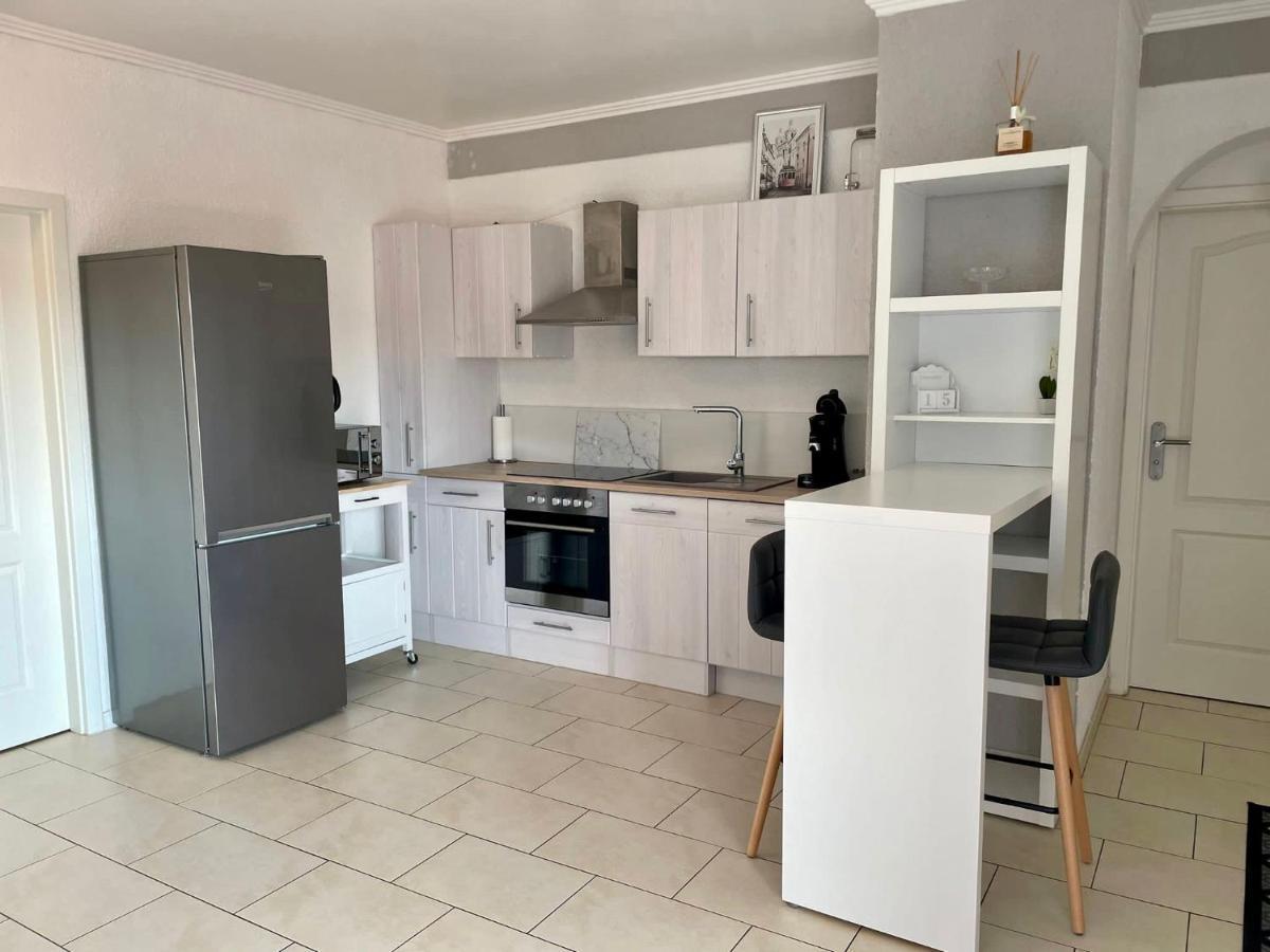 Easystay#4 Home Cinema Ferienwohnung In Kliniknaehe Mit Balkon, Boxspringbett & Netflix Бад-Ейнгаузен Екстер'єр фото